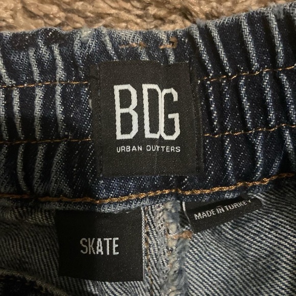 high waisted jean cargo shorts - Picture 3 of 3